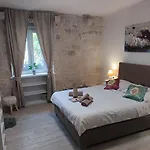 Kadena - 18th Century Stone House Appartement *