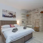 Kadena - 18th Century Stone House