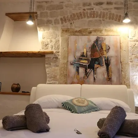 شقة Kadena - 18th Century Stone House تروغير