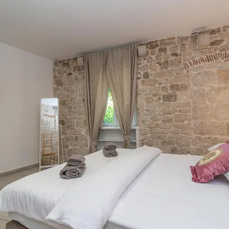 Kadena - 18th Century Stone House *