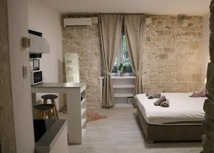 Appartement Kadena - 18th Century Stone House