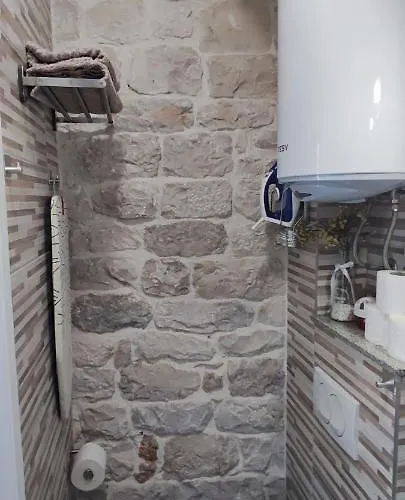 Kadena - 18th Century Stone House * تروغير