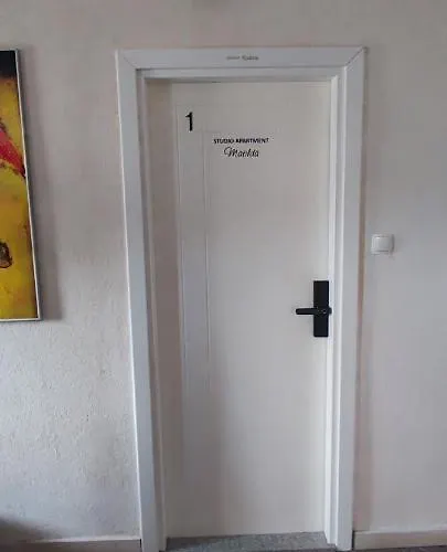 Kadena - 18th Century Stone House Appartement *