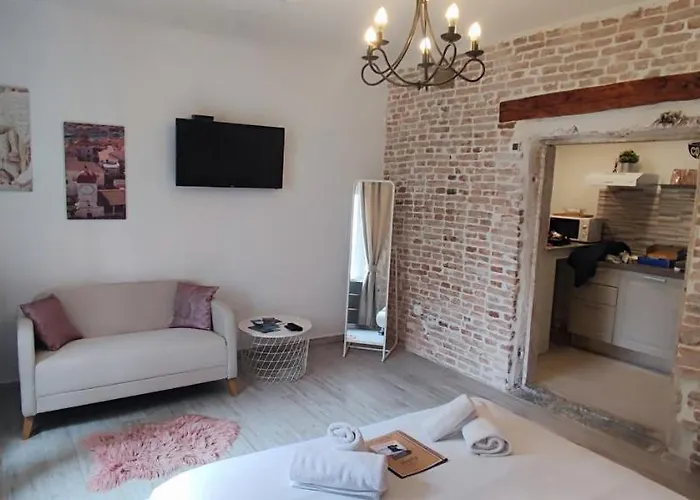 Kadena - 18th Century Stone House Trogir