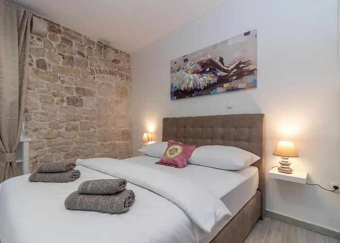 Kadena - 18th Century Stone House Appartement *