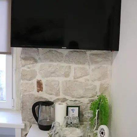 Apartman Kadena - 18th Century Stone House