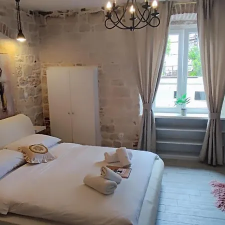 Kadena - 18th Century Stone House