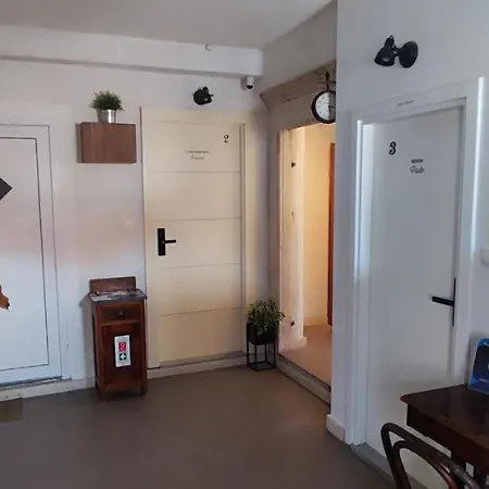 Apartman Kadena - 18th Century Stone House *