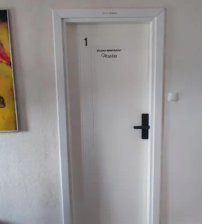 Kadena - 18th Century Stone House Apartment *