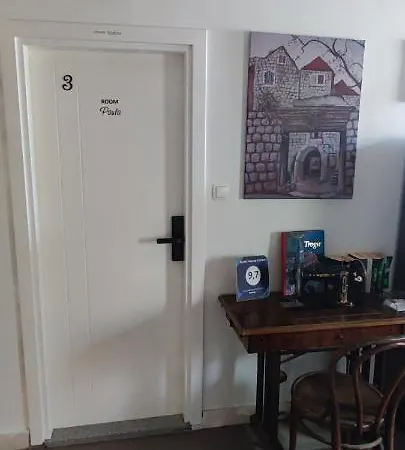 Apartman Kadena - 18th Century Stone House *