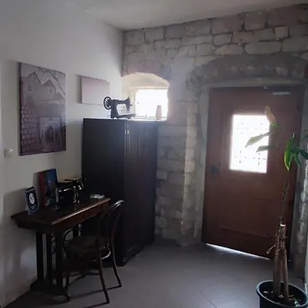 Kadena - 18th Century Stone House Apartman Trogir