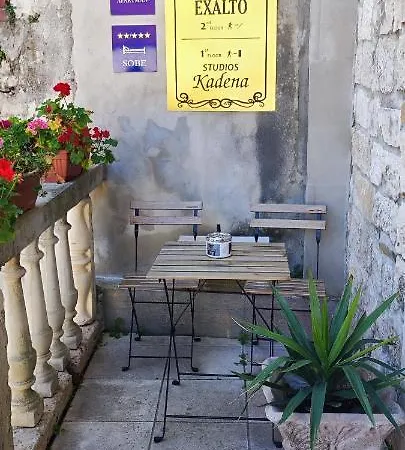 Kadena - 18th Century Stone House Apartman *