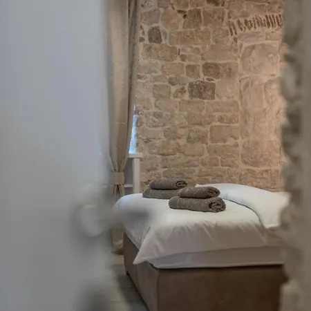 Kadena - 18th Century Stone House Apartment Trogir