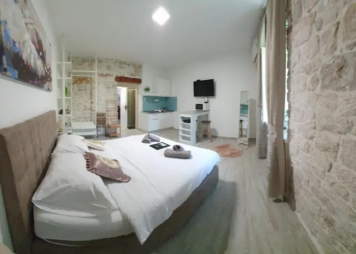 Kadena - 18th Century Stone House * Trogir