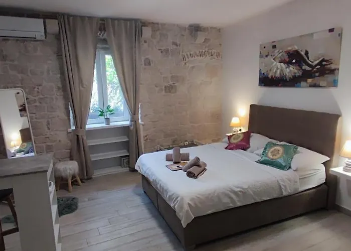 Kadena - 18th Century Stone House Apartman *