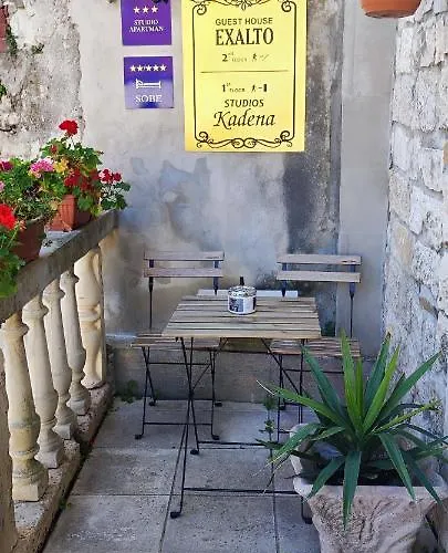 Kadena - 18th Century Stone House Apartmán *