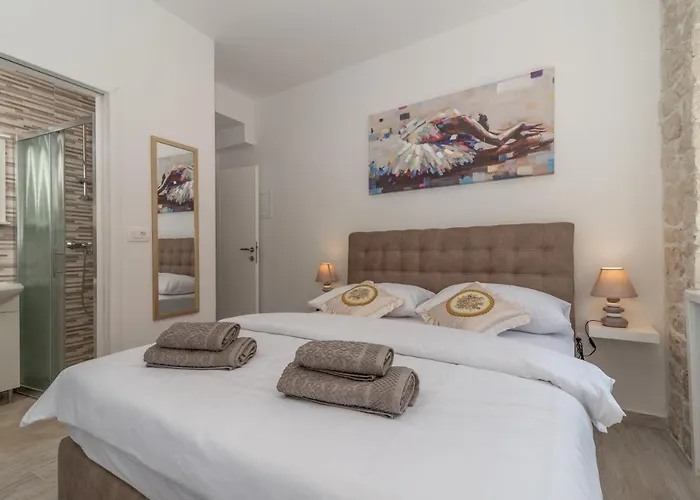 Kadena - 18th Century Stone House *