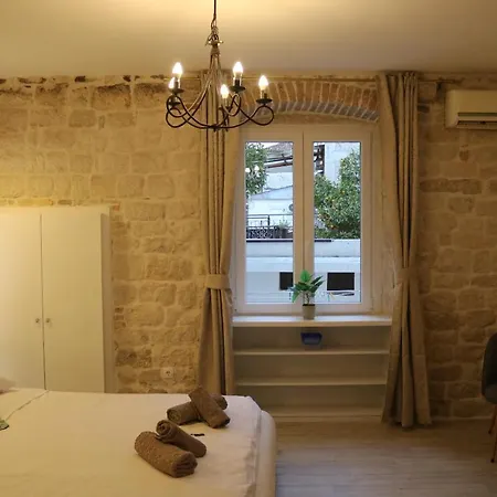 Kadena - 18th Century Stone House * Трогір