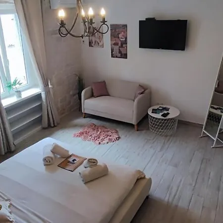 Kadena - 18th Century Stone House *