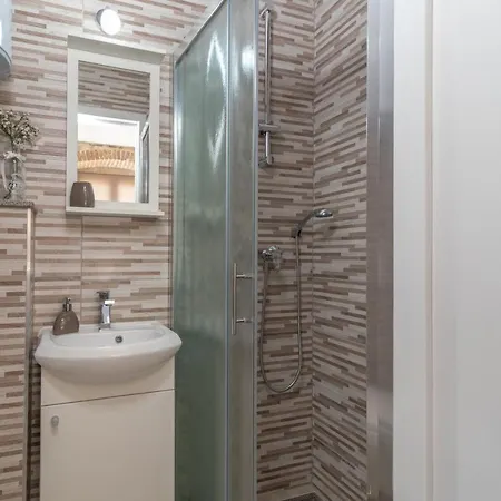 Kadena - 18th Century Stone House