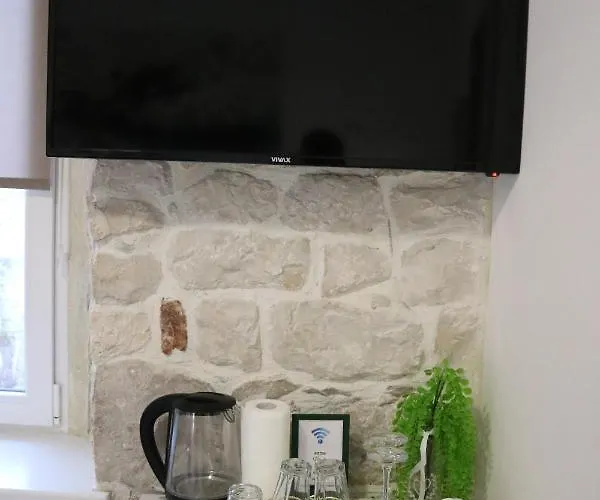 Apartman Kadena - 18th Century Stone House