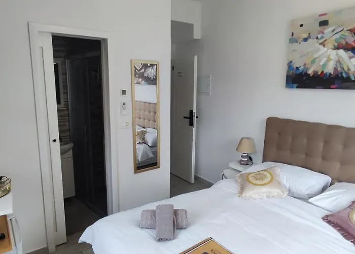 Kadena - 18th Century Stone House Apartman *