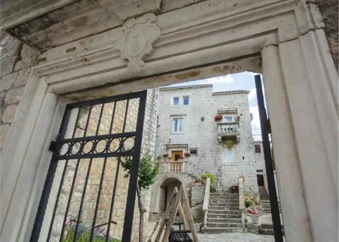 Kadena - 18th Century Stone House Trogir